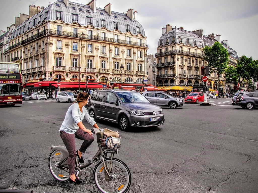 place saint michel place capucins cours victor hugo porte bourgogne